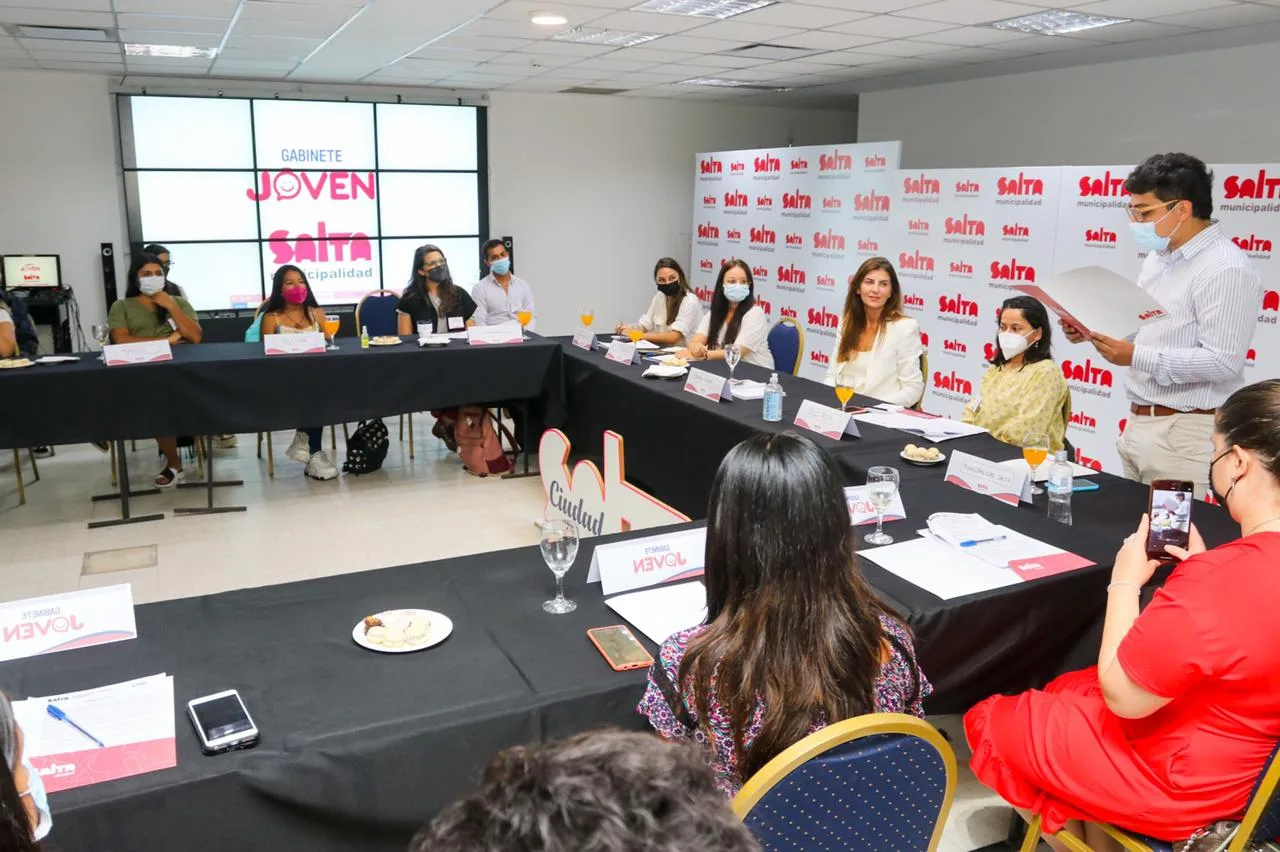 Gabinete Joven reunión A