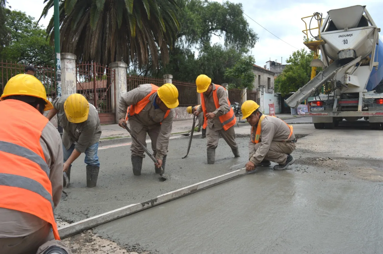 Bacheo-en-paseo-Guemes-al-100-5