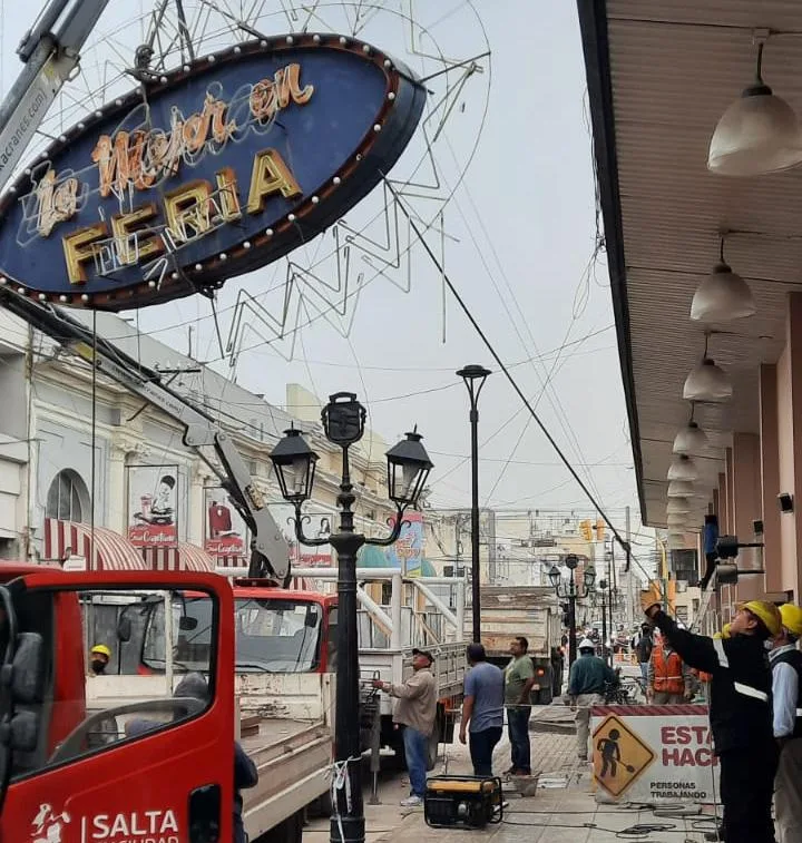 Retiro-de-cartel-en-calle-Ituzaingo-5