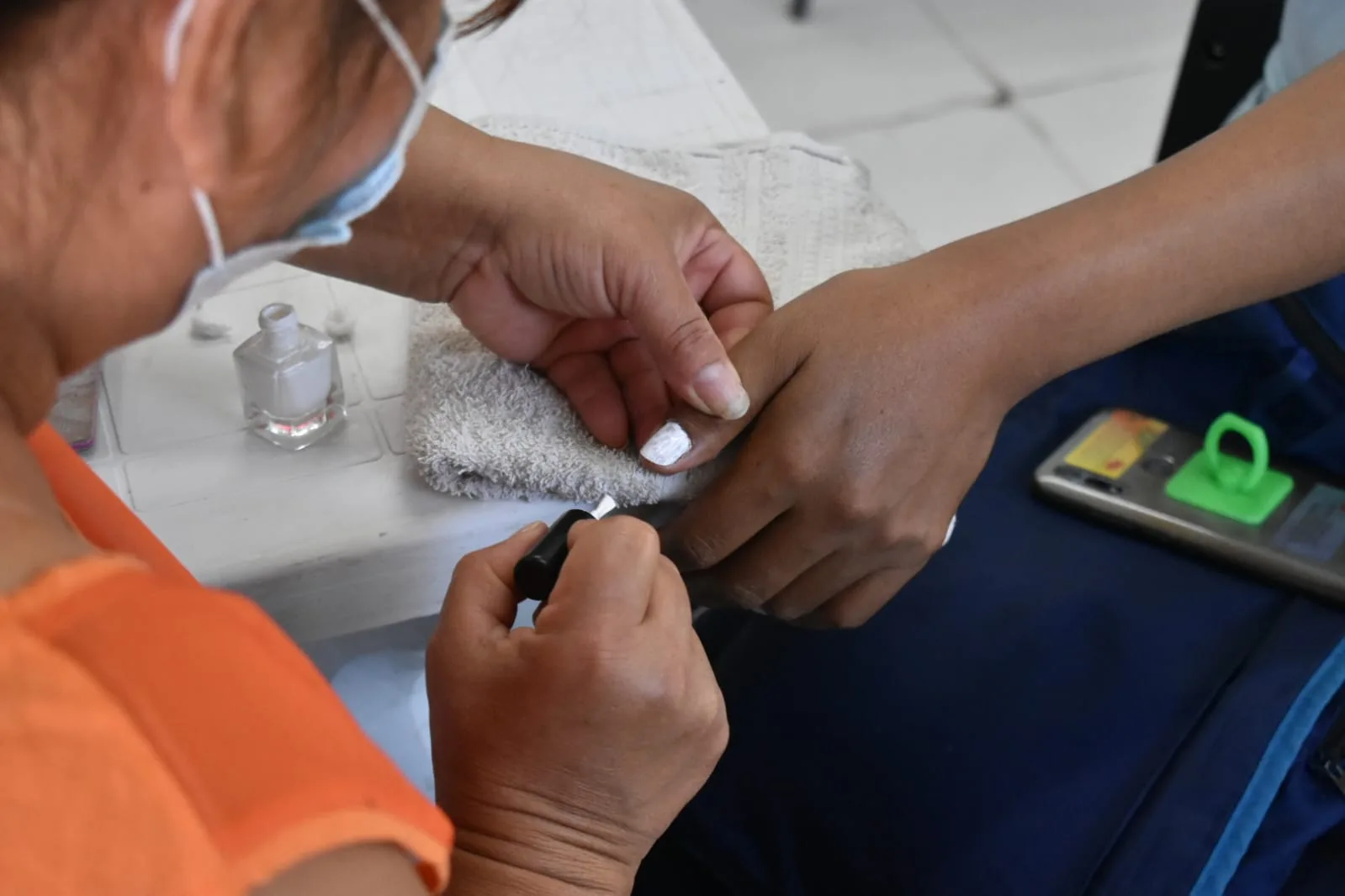 manicura curso CIC Constitución 2