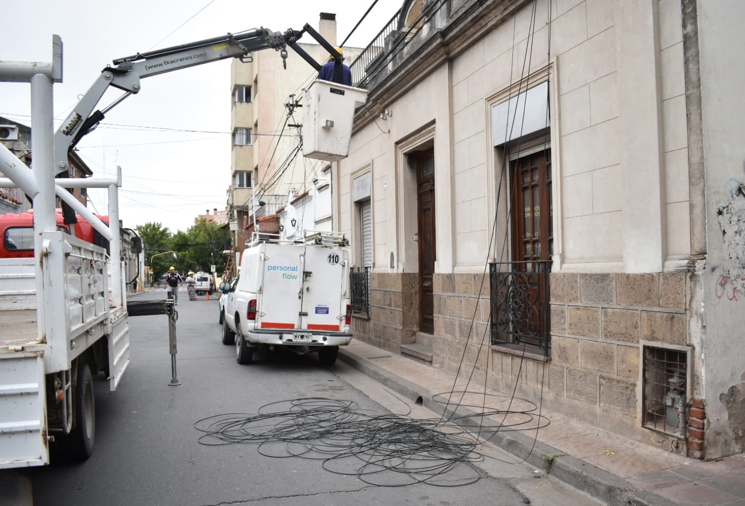 retiro cables calle Catamarca 1a