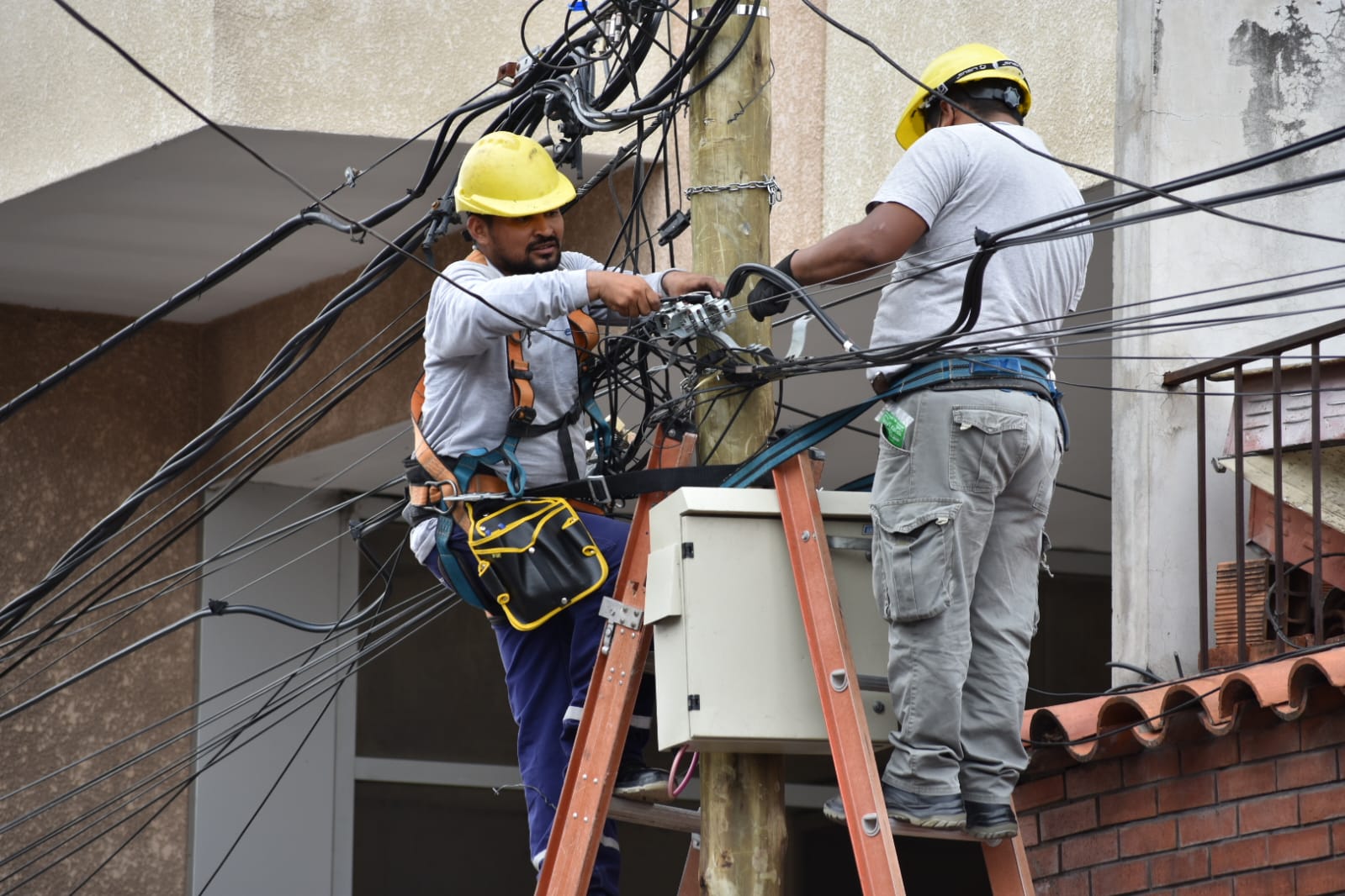 retiro cables calle Catamarca 5