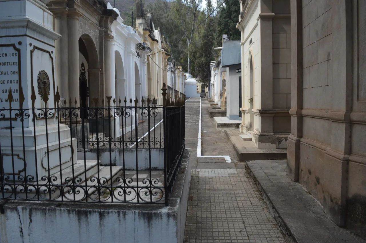 cementerio-de-la-santa-cruz-10-jpeg