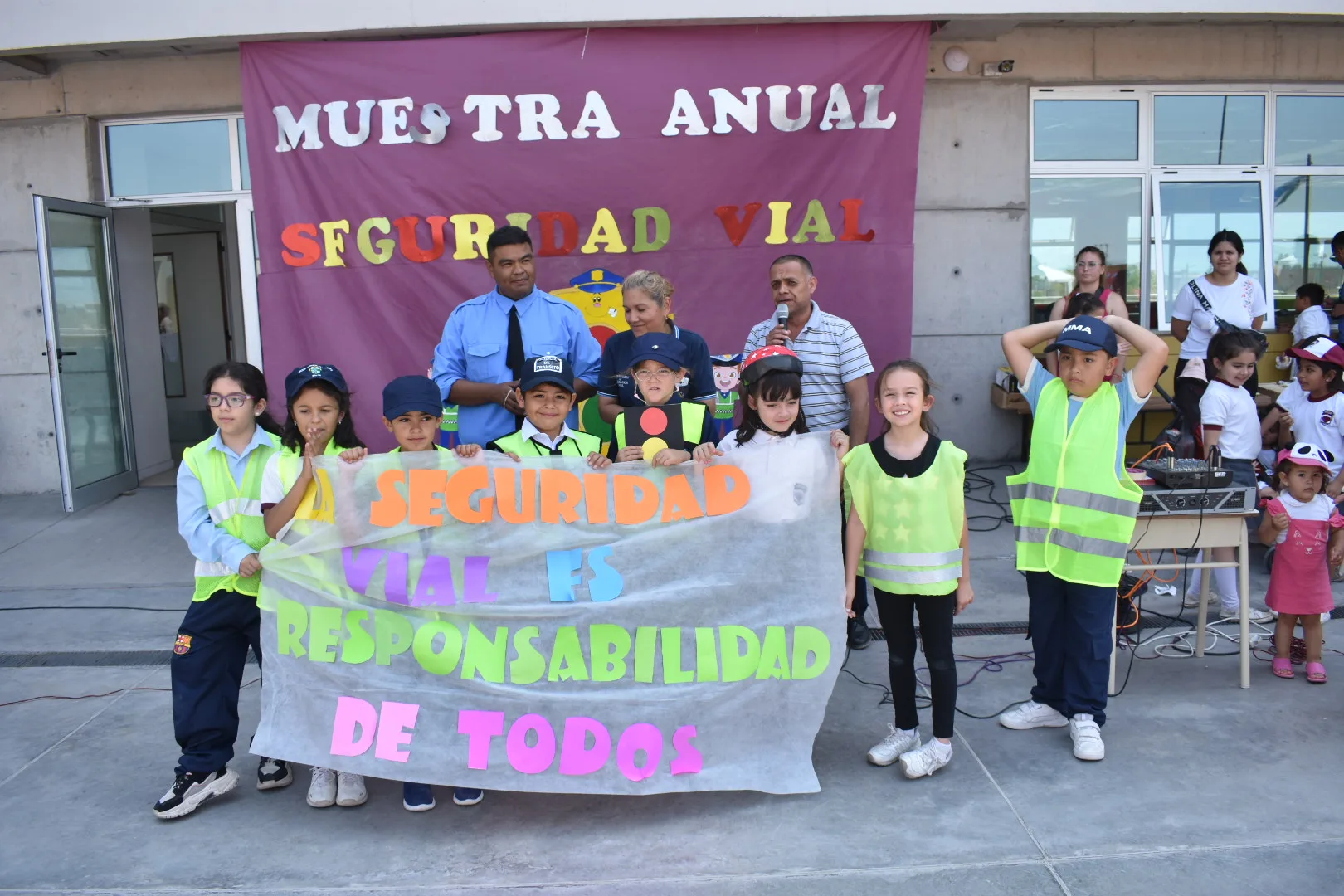 muestra educación vial a