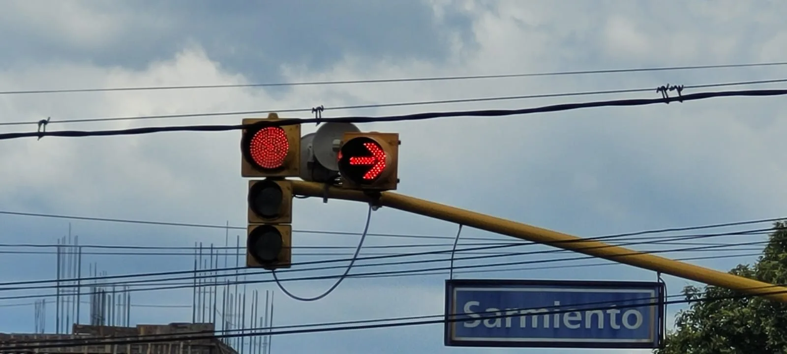 cruce seguro Sarmiento y Entre Ríos 1