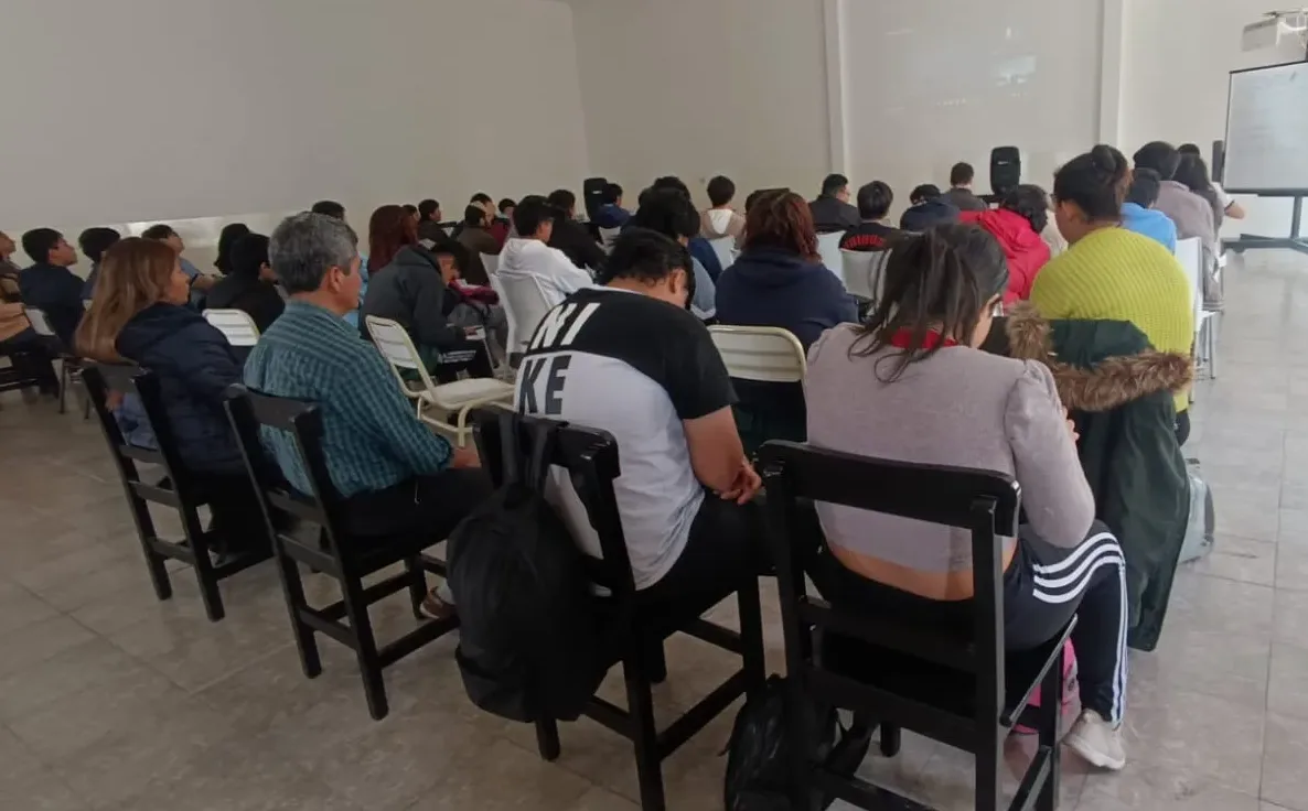 charla emprendedores