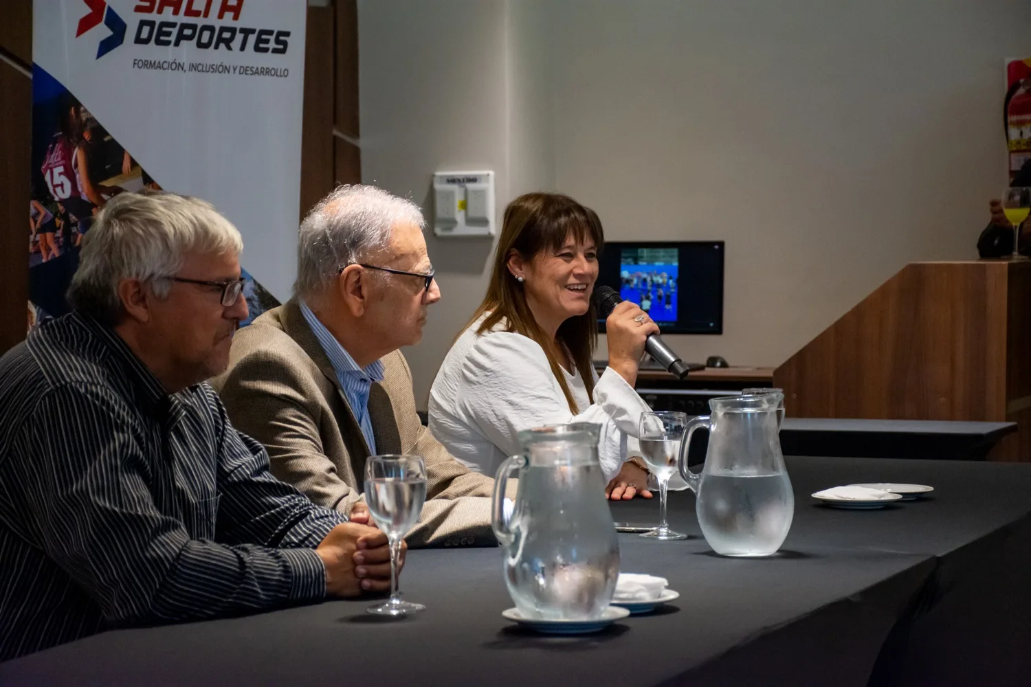 conferencia las leonas en salta