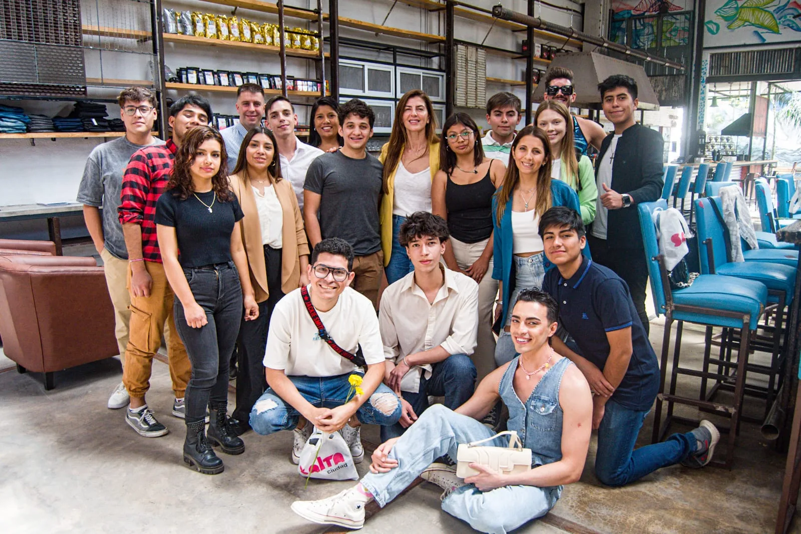 jóvenes con Bettina Romero septiembre 1