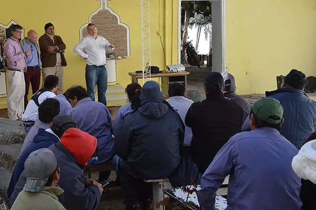 Curso-de-Toxicolog-a-Laboral-para-empleados-del-Cementerio-de-la-Santa-Cruz-1-copia-1-wpcf_620x412