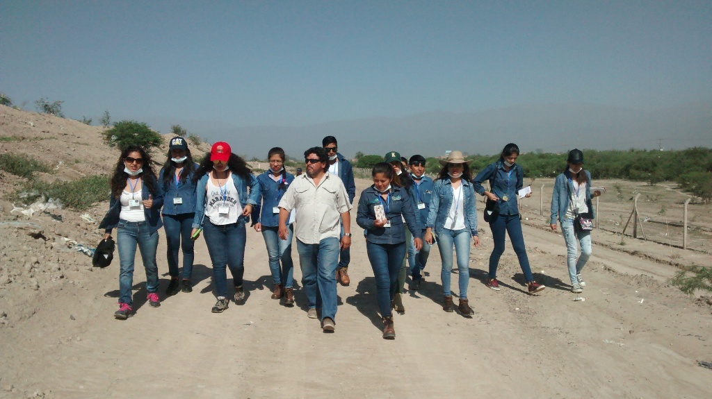 Estudiantes-de-Tarija-visitaron-el-relleno-San-Javier-02