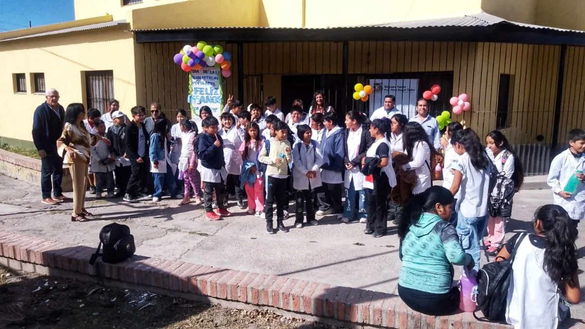 1.foto taller y charla biblioteca popular
