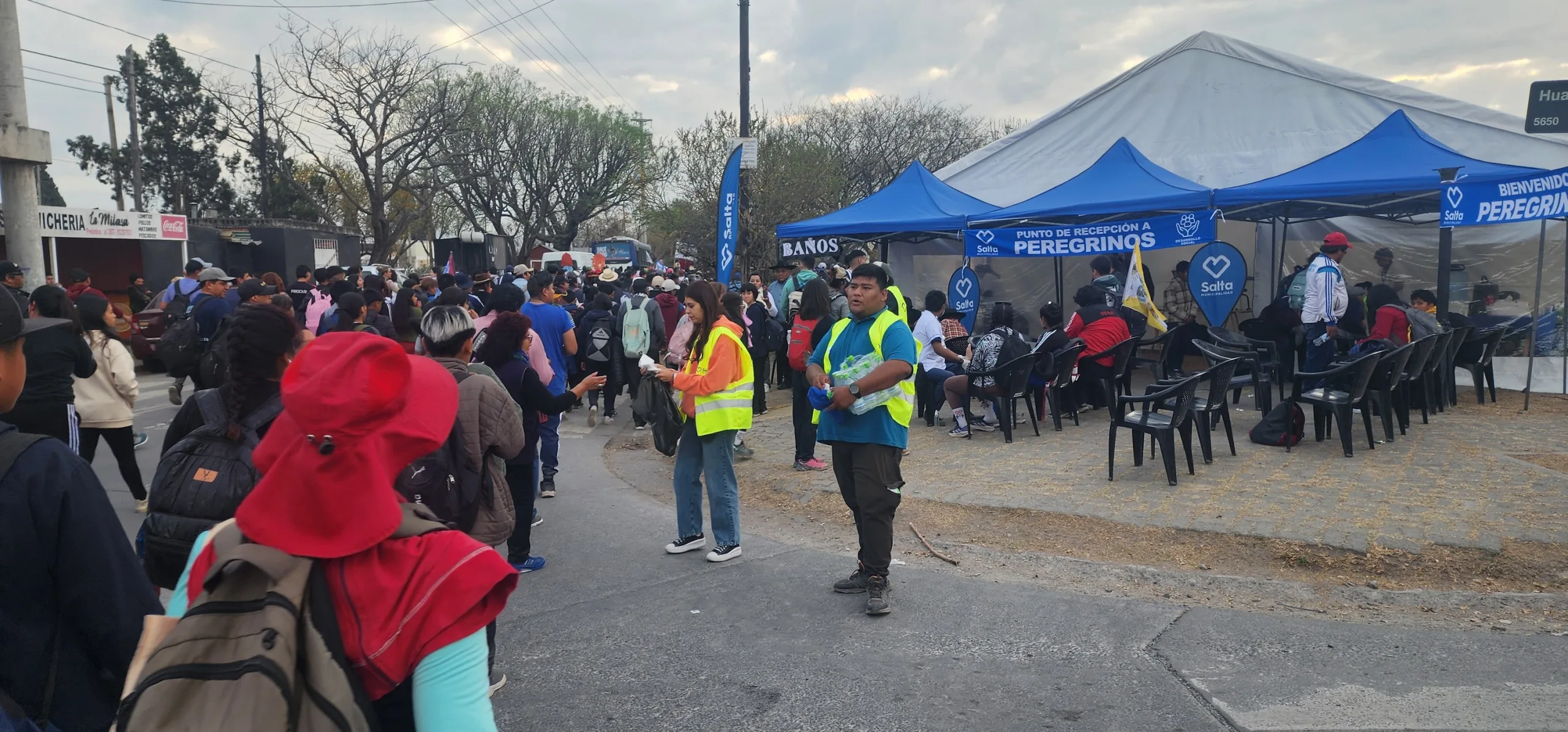 Asistencia en la Carpa Blanca (15)
