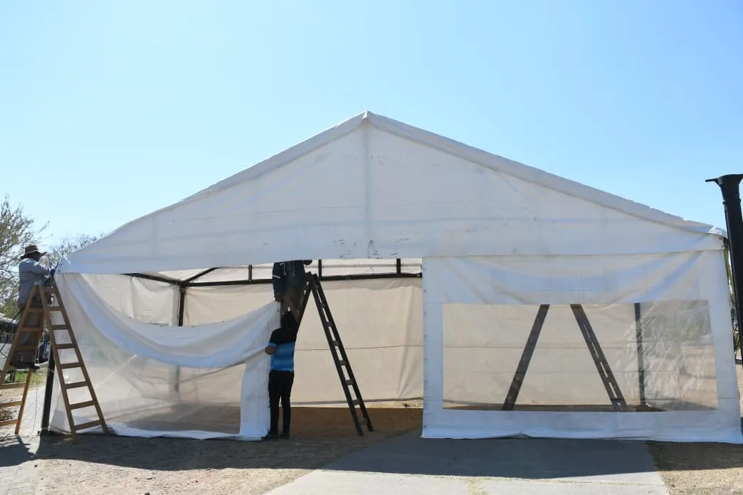 Carpa Blanca del Peregrino (1) Carpa Blanca del Peregrino (1)