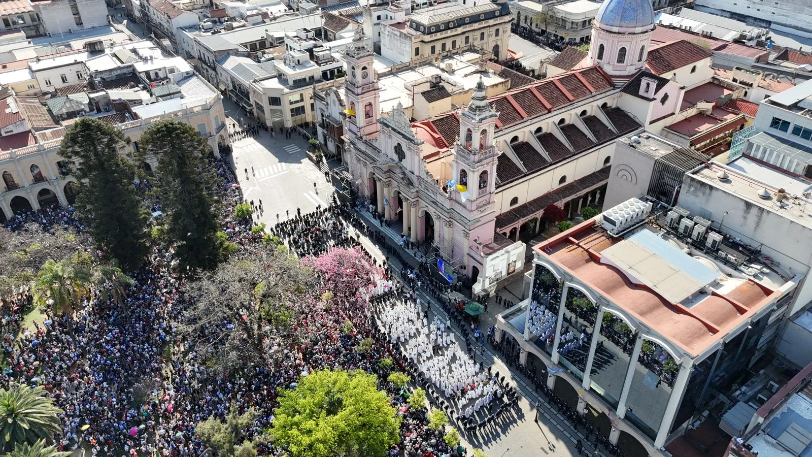 imágenes procesión del Milagro 2025 4