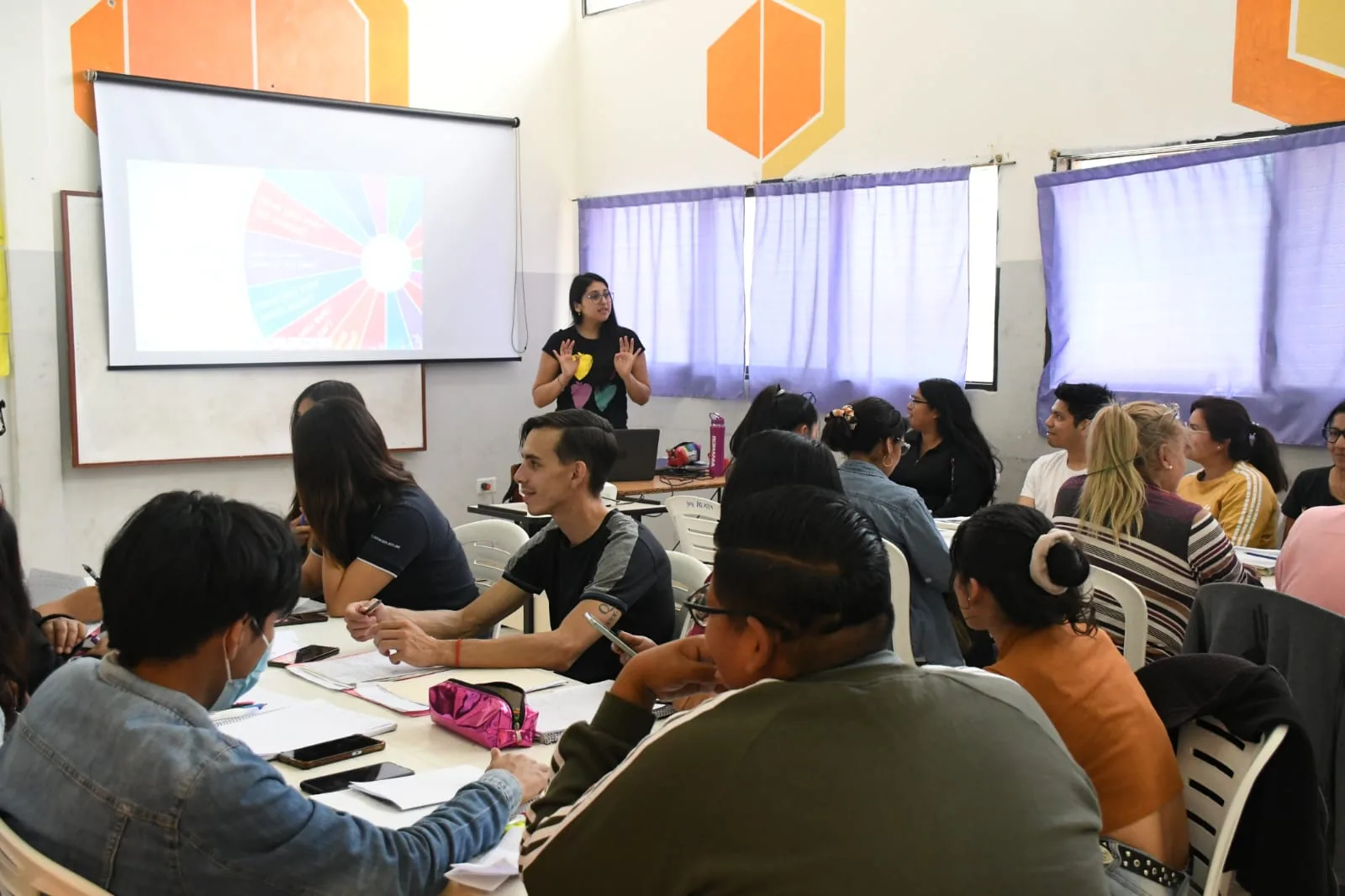 Inglés intermedio- UPATEco en Asunción (1)