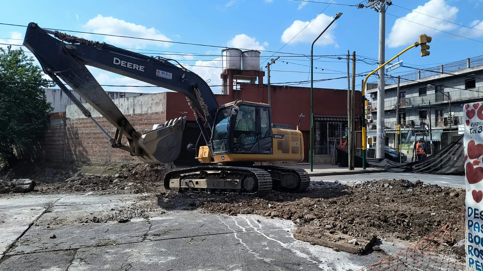 Obras en avenida san Martin y  Olavarría (2) Obras en avenida san Martin y  Olavarría (2)