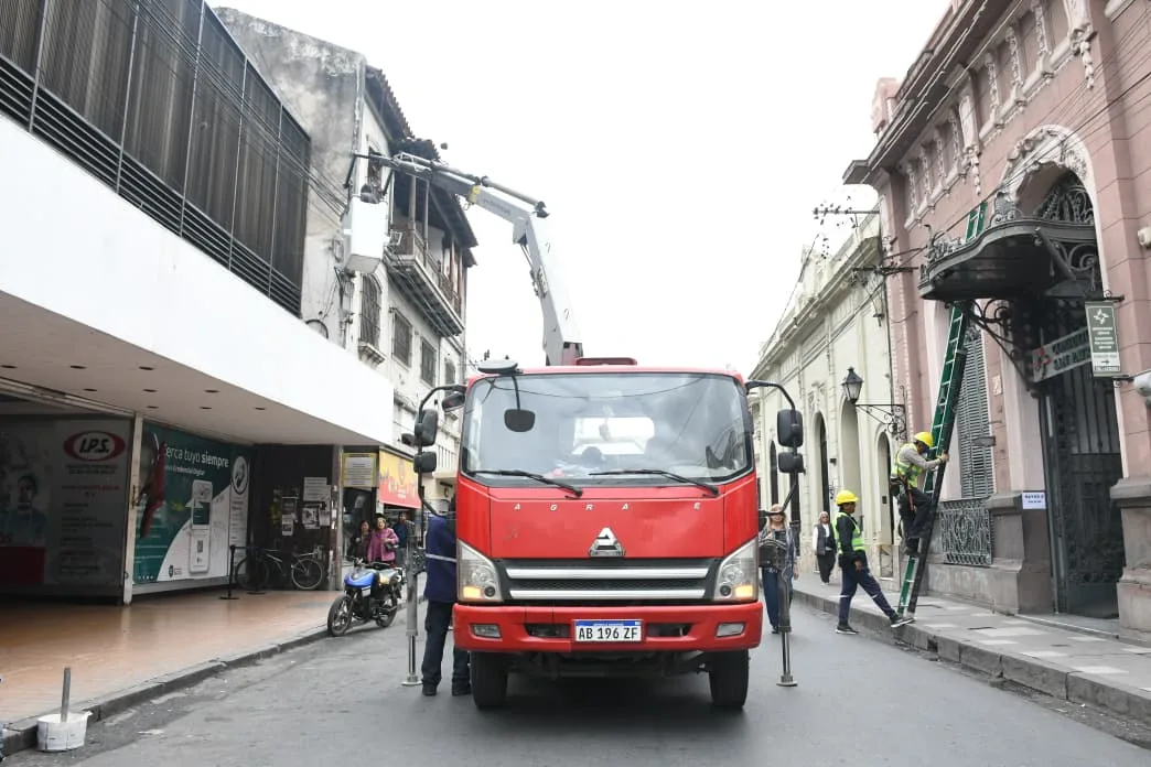 Despeje de cables en Mitre entre Santiago y Belgrano (2)