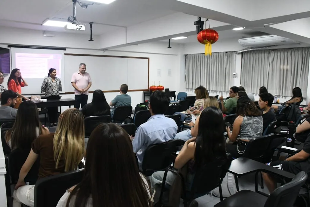 encuentro -estudiantes -clase-ucasal (2)