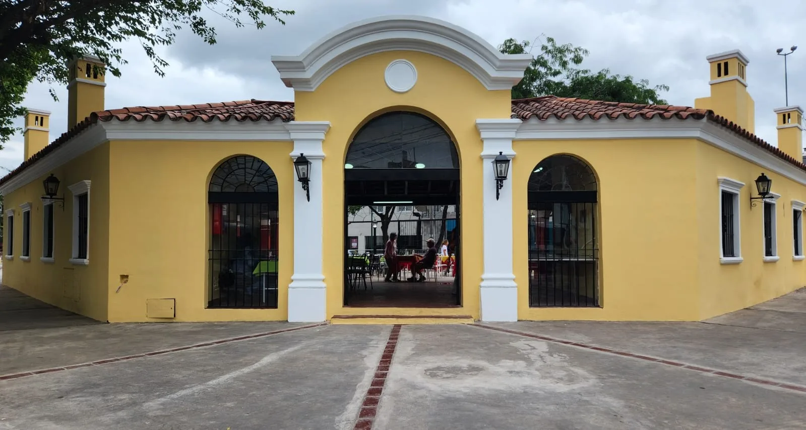 Patio de las empanadas 3
