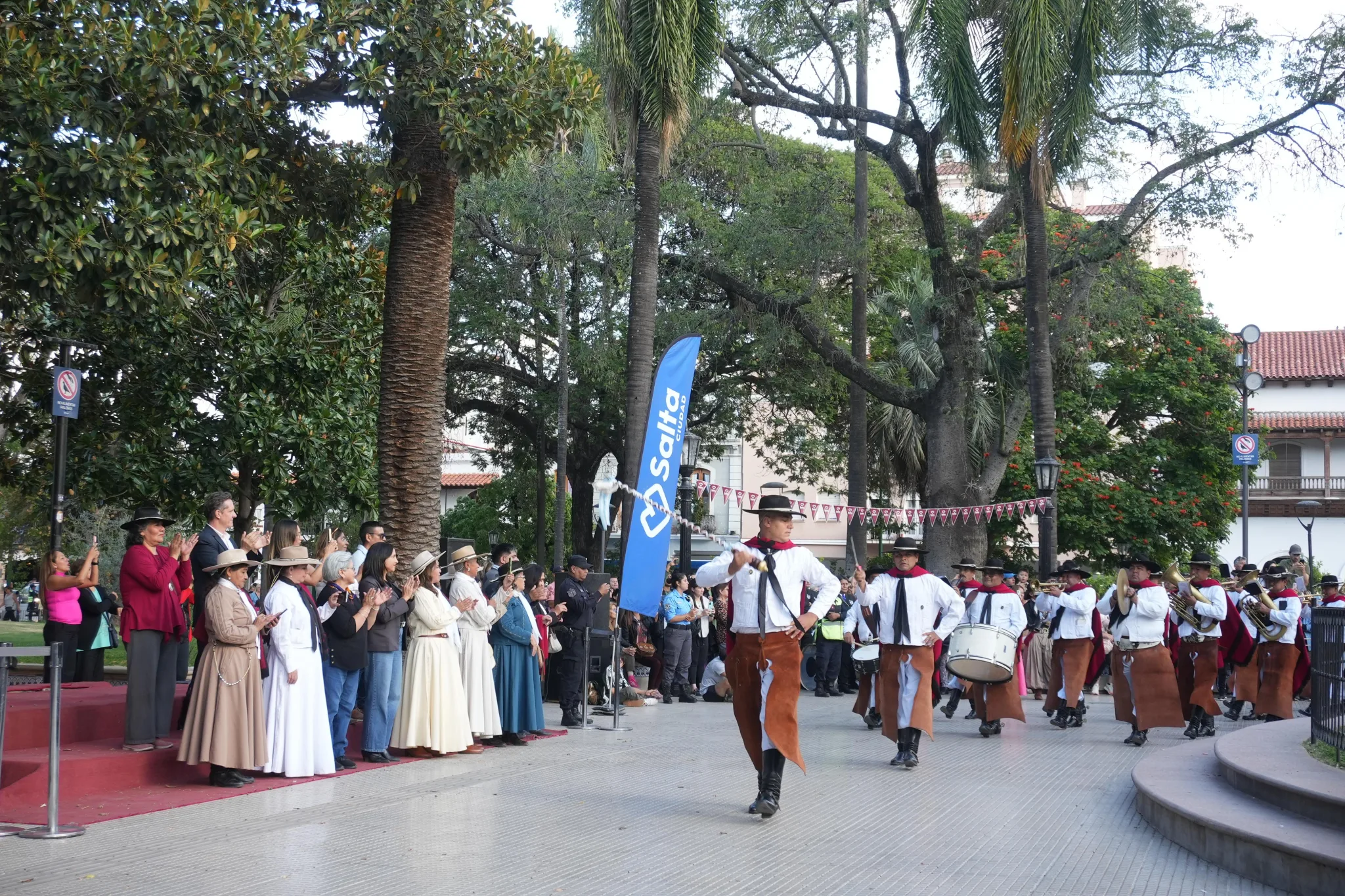 14carrusel-bandas-1-2048x1365