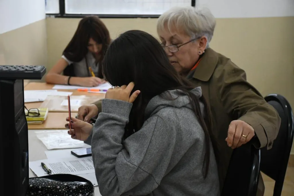 clase-de-apoyo-escolar-3-1024x683