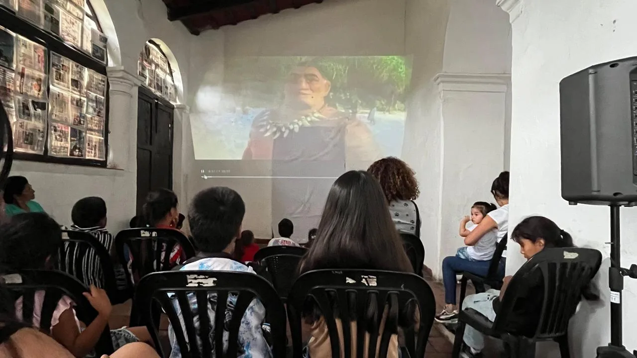 1.Nuevo Tardes de Cine Casona (1) 1.Nuevo Tardes de Cine Casona (1)