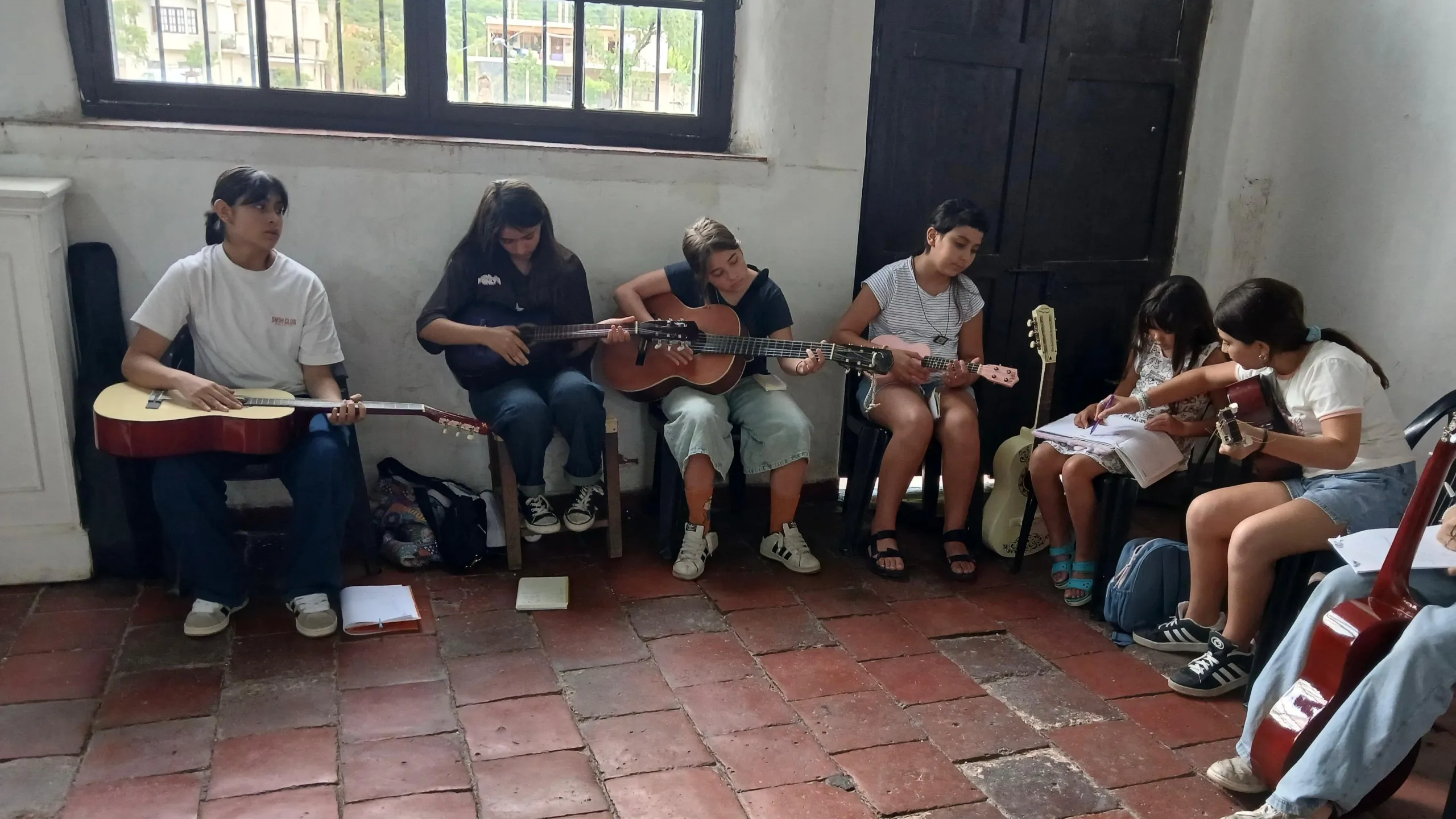 5.foto inicio de talleres artísticos de verano