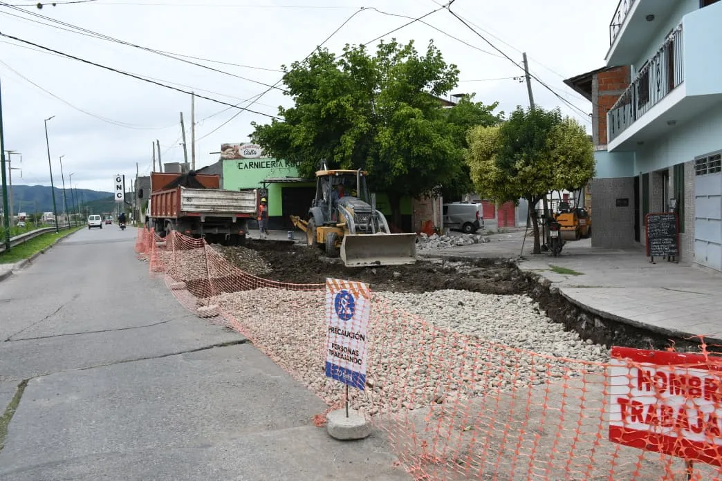 Av ypf esq Av constitución bacheo hormigón (2)