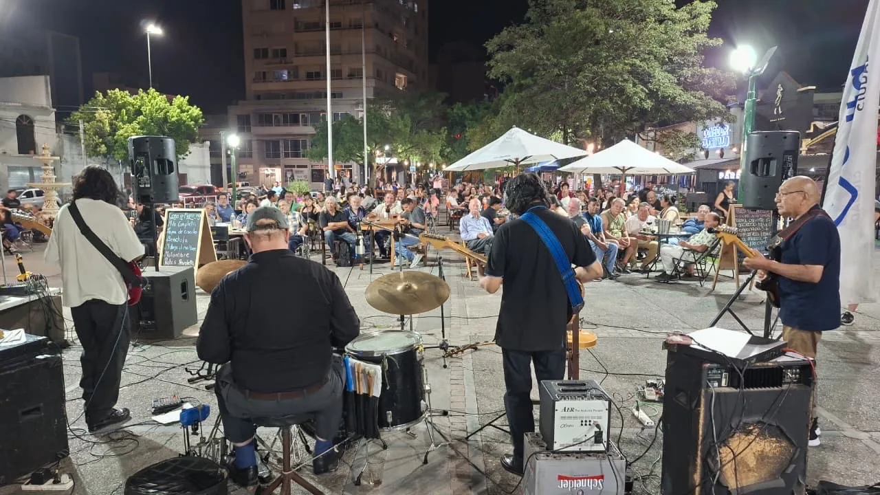 música bajo las estrellas Paseo de los Poetas (1)