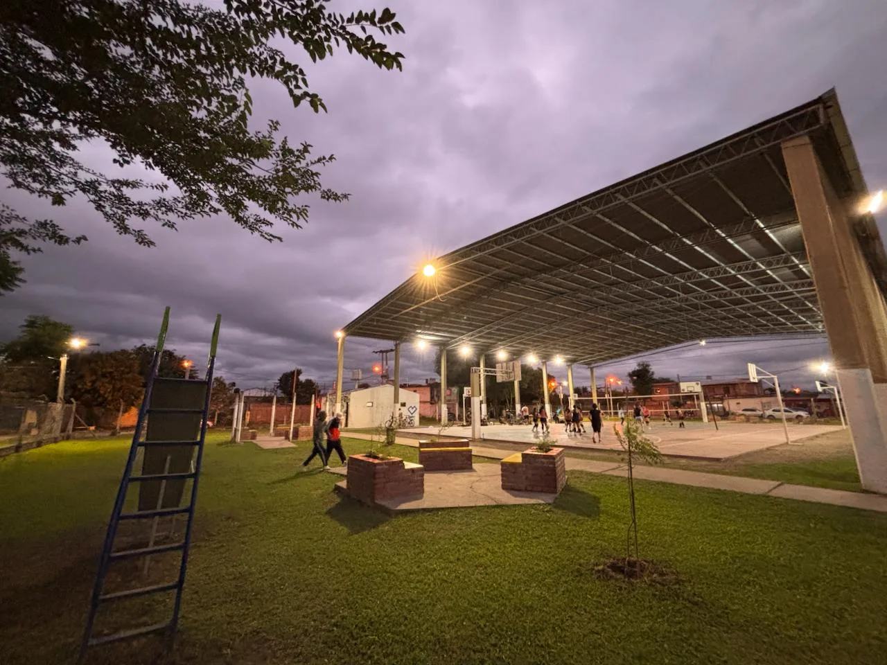 nuevas leds Miguel Aráoz (5)