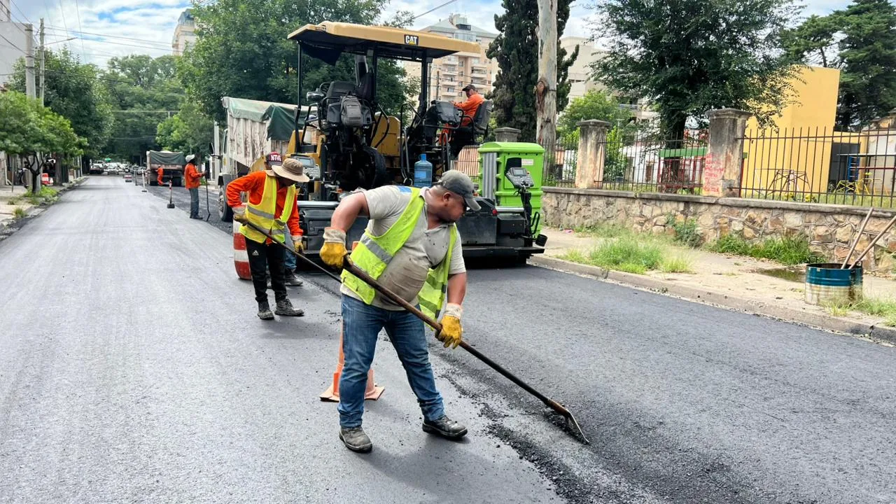 PAVIMENTO 12 DE OCTUBRE (4) PAVIMENTO 12 DE OCTUBRE (4)