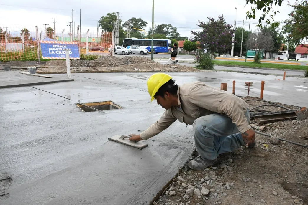 Puesta en valor de plaza Sergio Gareca (6) Puesta en valor de plaza Sergio Gareca (6)