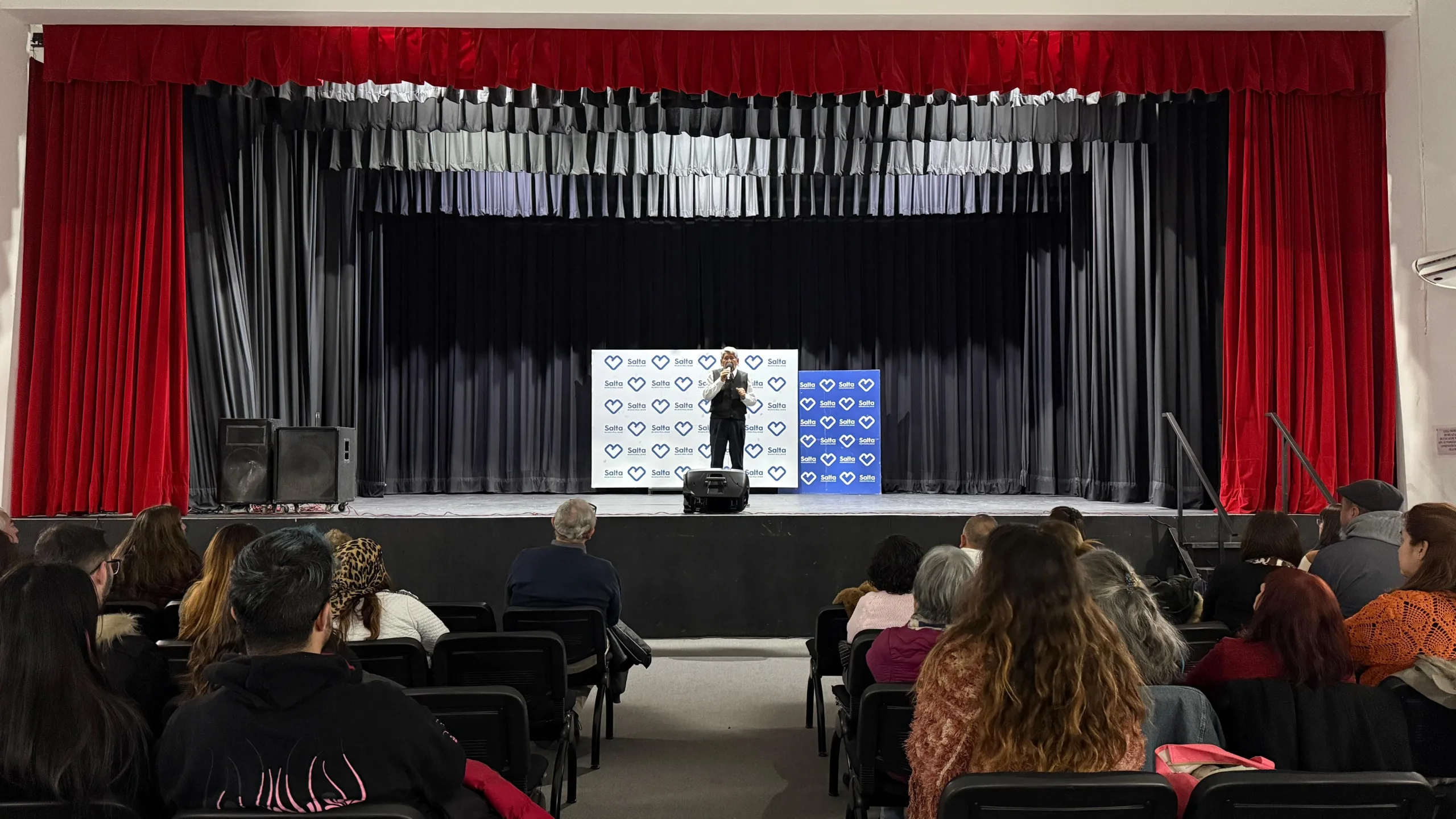 1.homenaje a gardel en tetaro municipal