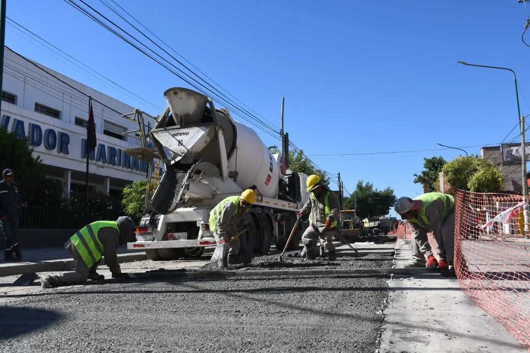 Hormigonado en Av Jujuy entre Corrientes y Coronel Vid (3) Hormigonado en Av Jujuy entre Corrientes y Coronel Vid (3)