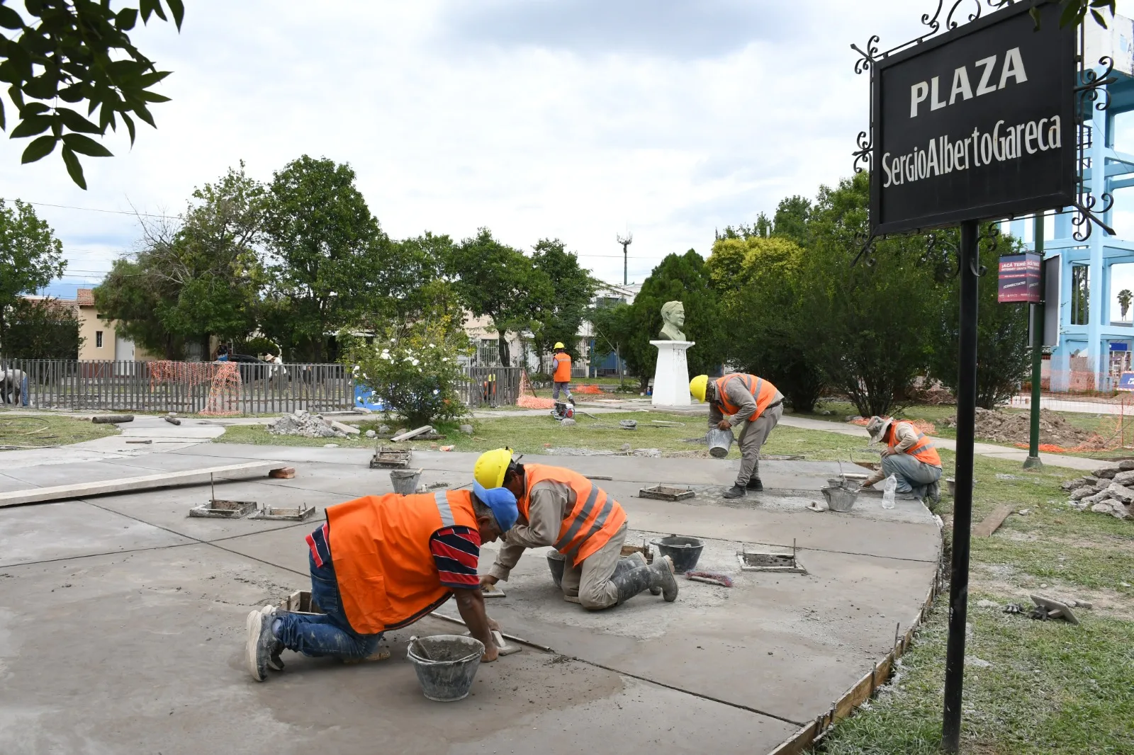 plaza gareca (1) plaza gareca (1)