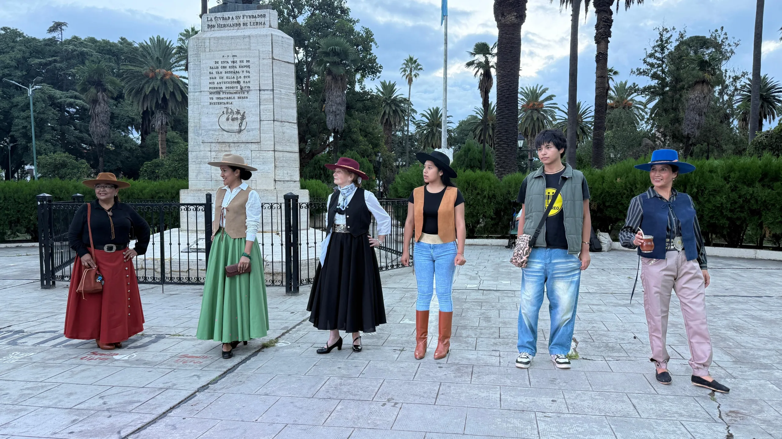 7.Desfile artesanal Plaza Güemes 7.Desfile artesanal Plaza Güemes