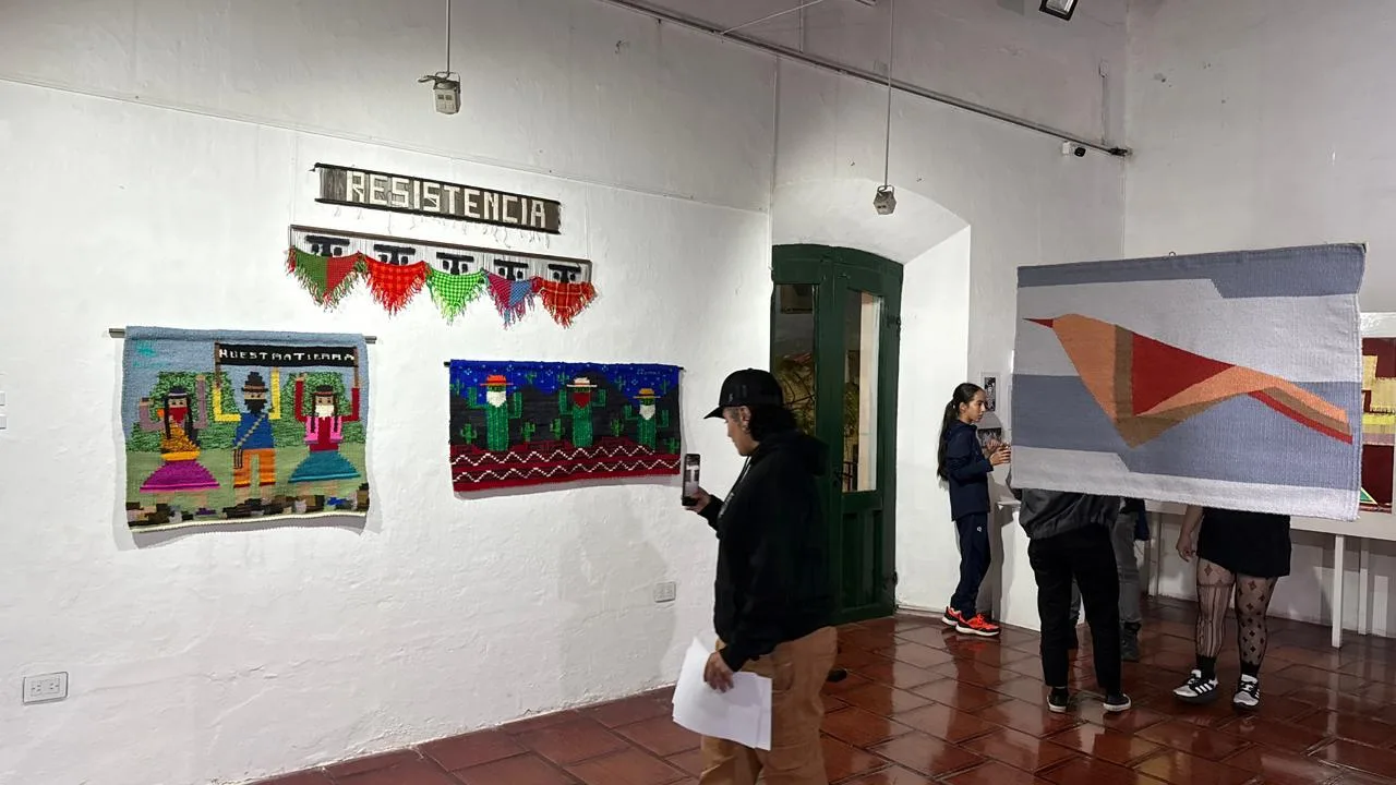 8.Entre tramas y textiles inauguración