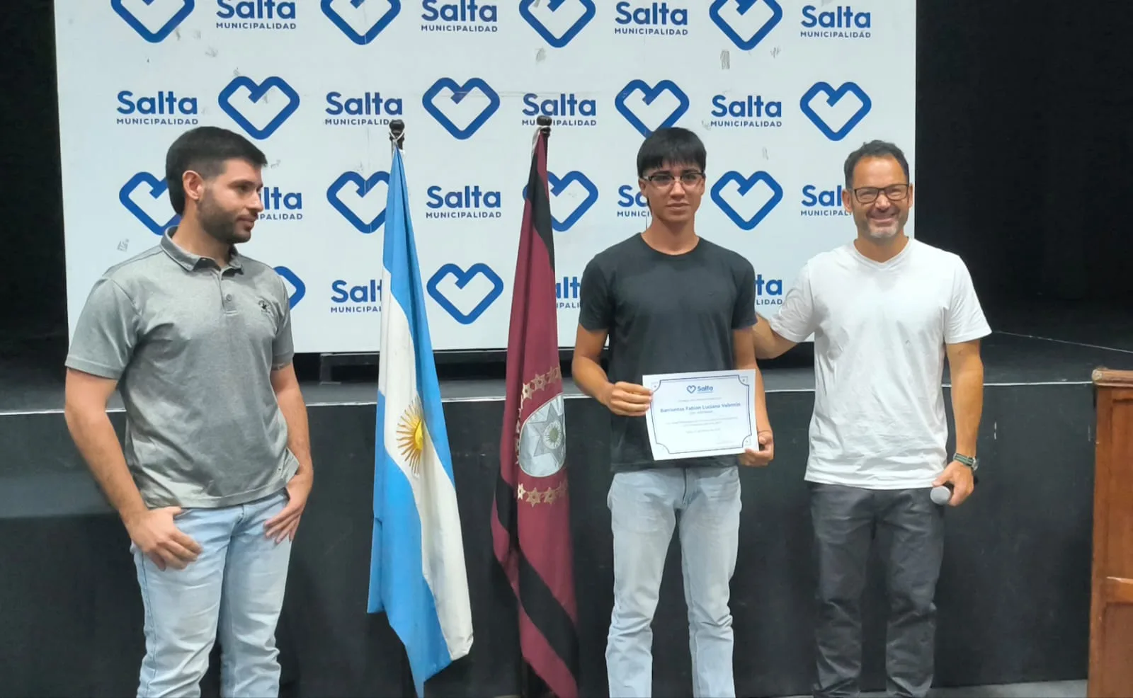 entrega de certificados Adultos 2000 (2)