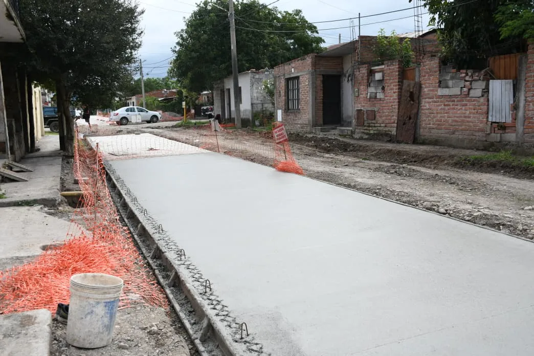 Hormigón sobre avenida ypf y calle coronel forest (2)