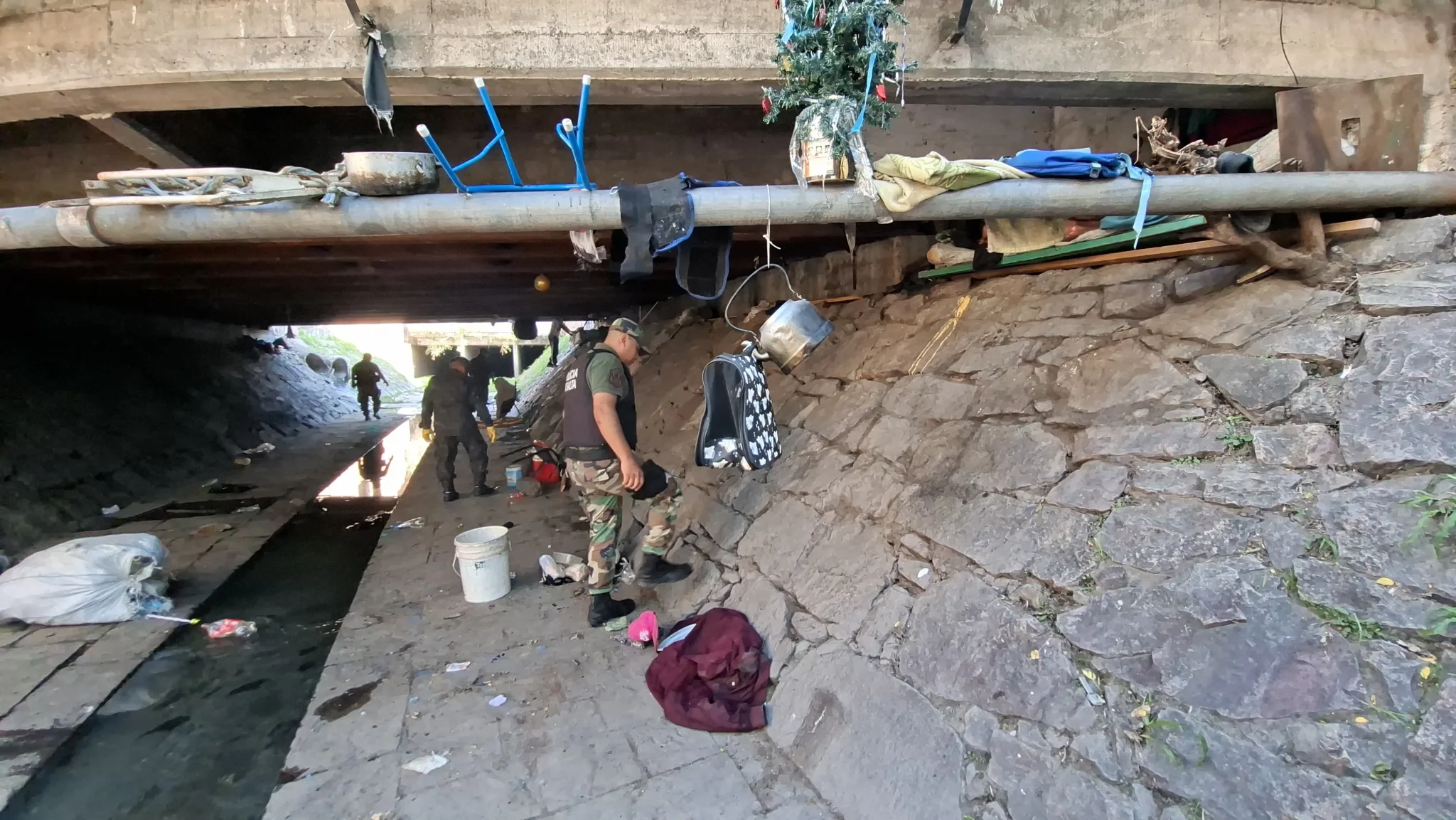 limpiesza-bajo-punete-1-1-2048x1153