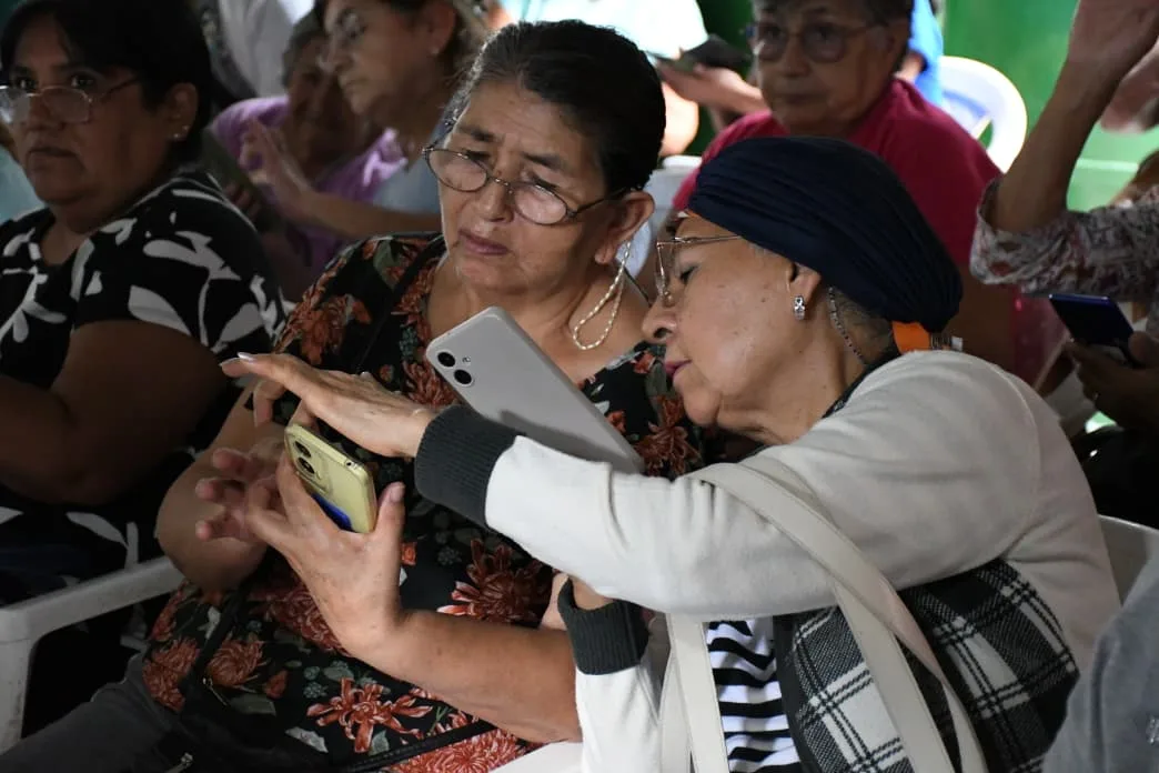 mayores conectados (9)