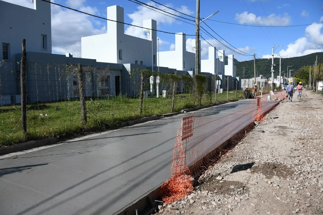 Hormigón en Av YPF entre juramento y Vicente López (3)