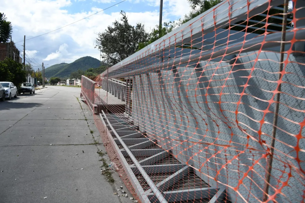 puente-peatonal-nuevo-yirigoyen-7-1024x682