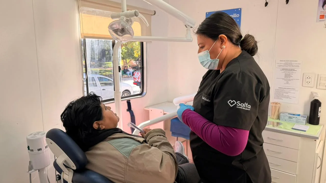 Día de la Salud de las Encías  (2)