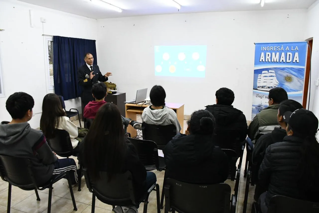 charla Armada Argentina (1)