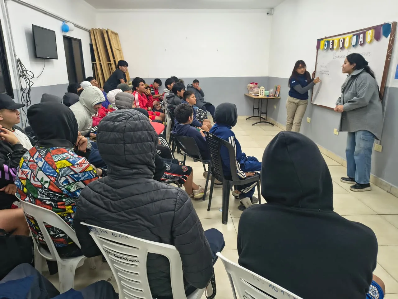 charla de adicciones en Constitución (4)