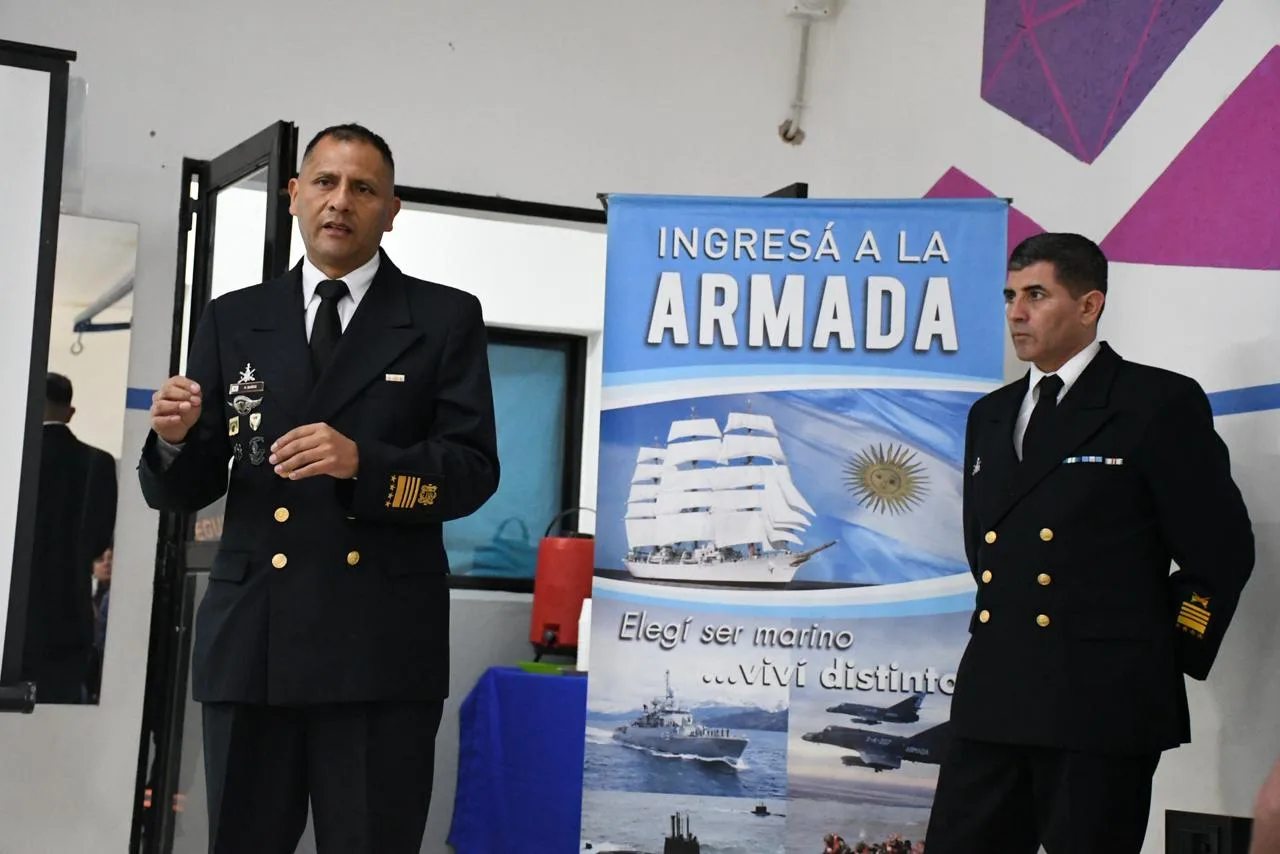 Charla de la Armada (2) Charla de la Armada (2)