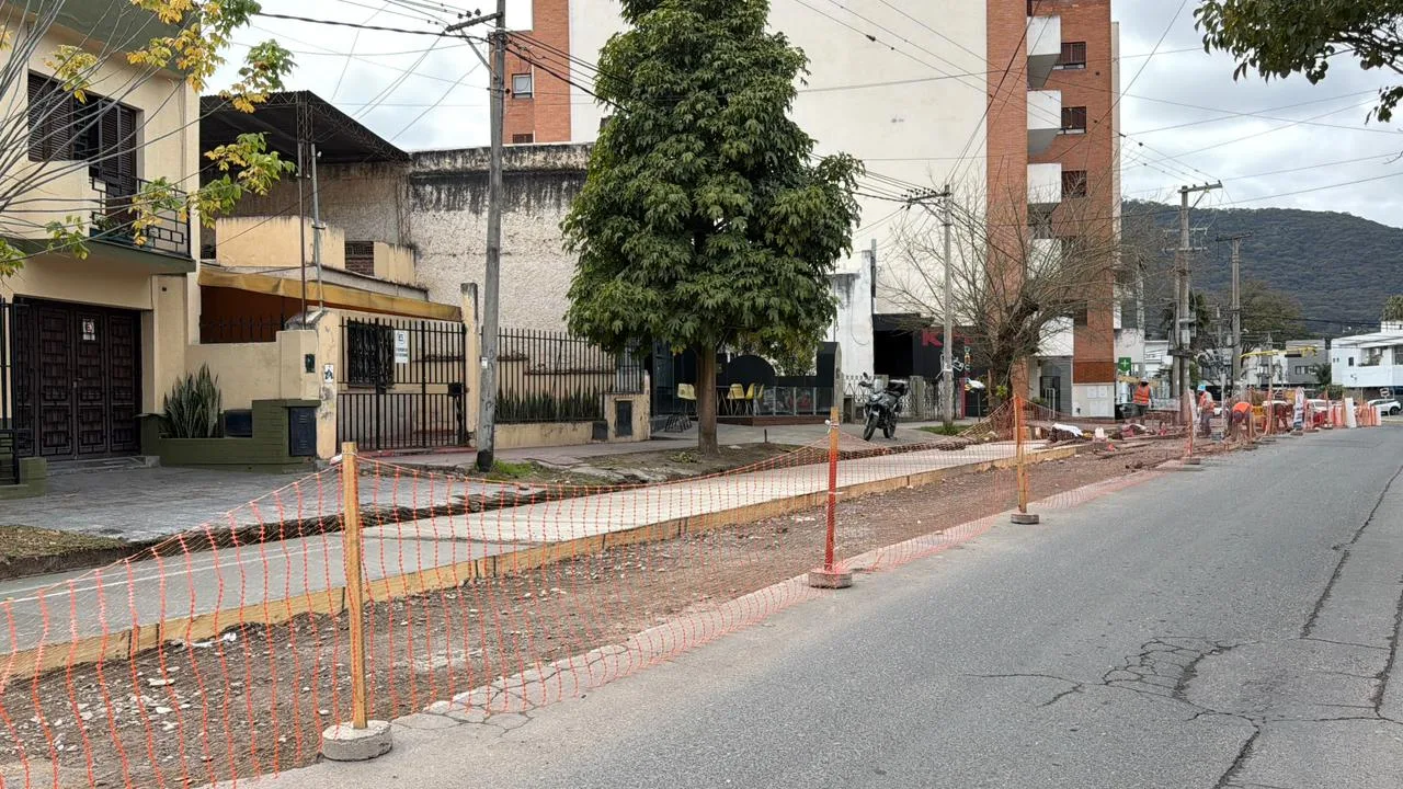 Obras de bacheo en barrio 3 Cerritos (1) Obras de bacheo en barrio 3 Cerritos (1)