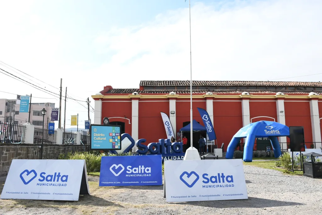 distrito-cultural-dino-saluzzi-con-carteleria-1-1024x683