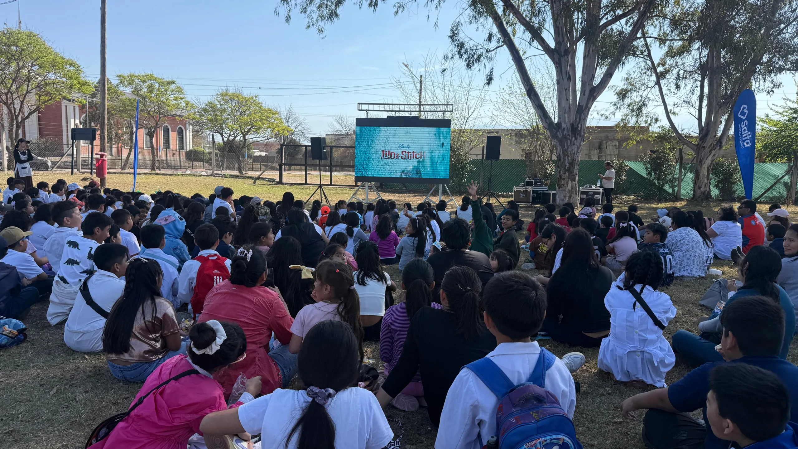 3.CINE AL AIRE LIBRE CASONA